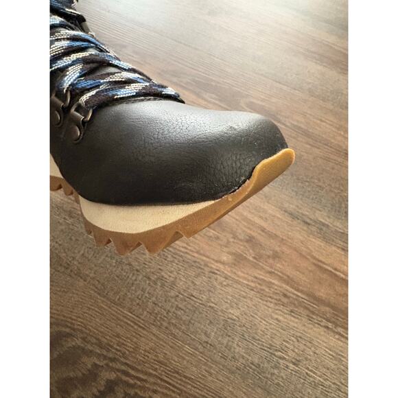 Merrell Alpine Hiker Boots - Picture 8 of 10